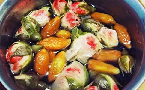 玫瑰花茶和什么搭配好