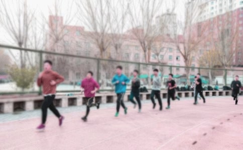 对青少年中长跑训练后出现的亚健康状态所采取的疲劳消除和营养补