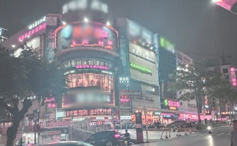̽�������ڳ��й㳡�����е�����
