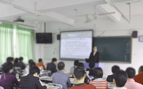 初中家长会家长代表发言稿