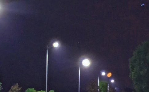 夜晚路灯说说
