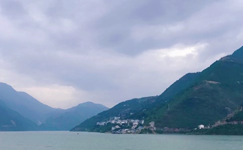 《三峡》初中语文说课稿