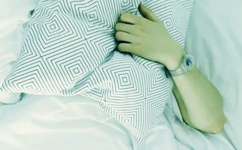 深夜失眠崩溃的伤感说说