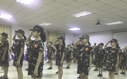 ����Ӫ�쵼������Ӫ���Ը巶�ģ���ѡ13ƪ��