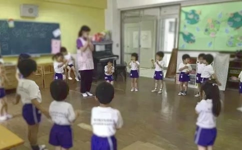 幼儿园中班音乐说课稿模板《耳朵上的绿星》含反思